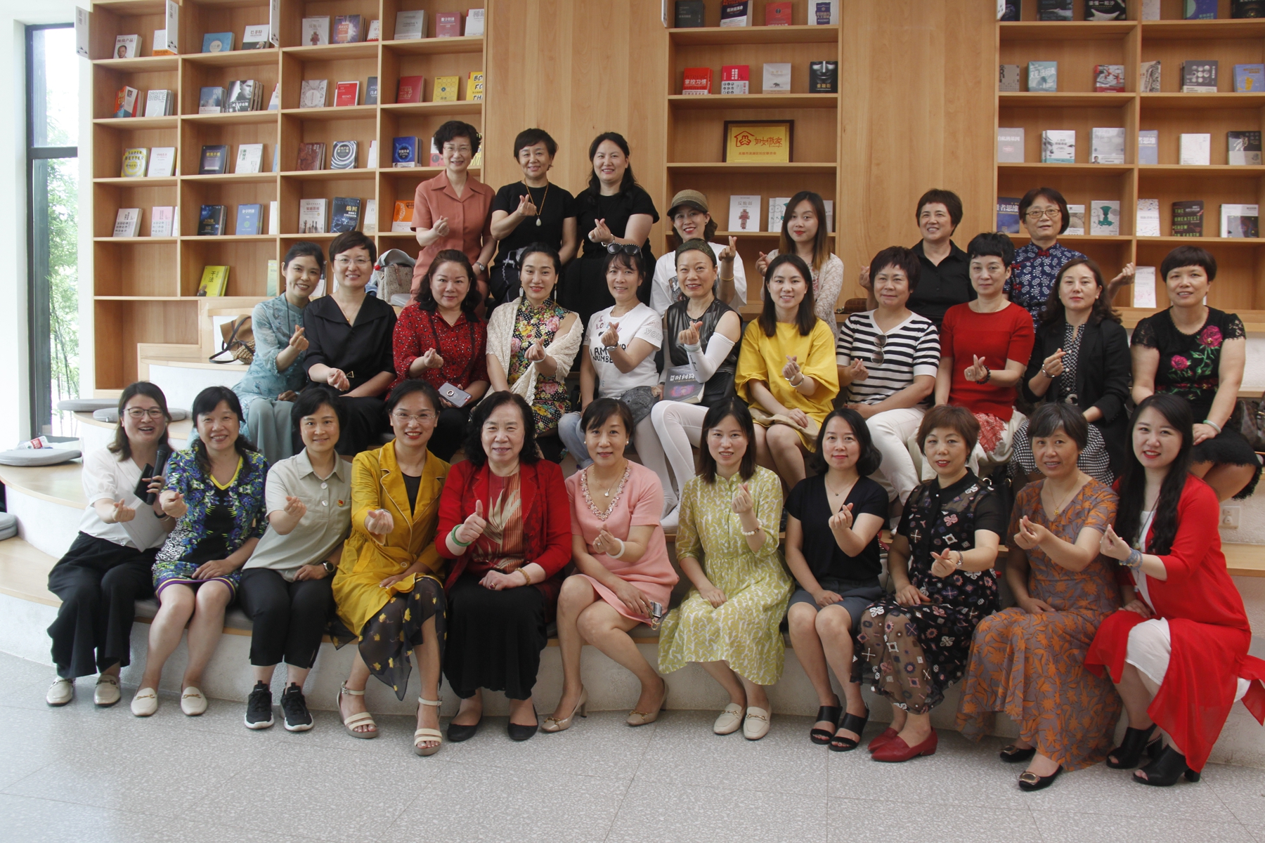 1594883035819152.jpg 图1 合照_副本.jpg