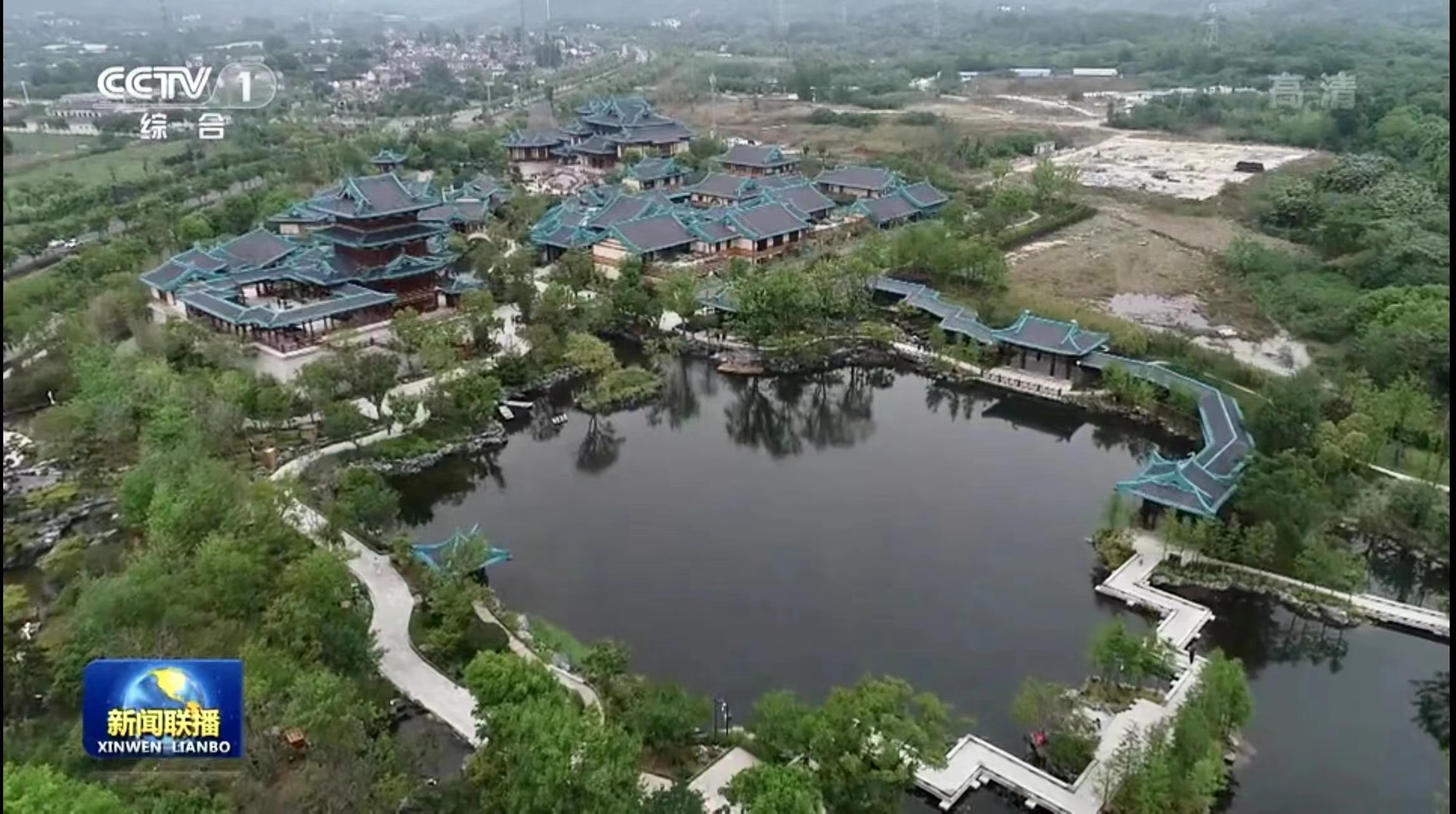 1655861686138076.jpg 金陵小镇.jpg